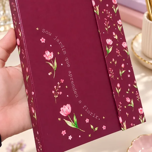 Caderno A5 Floral com Fecho Magnético